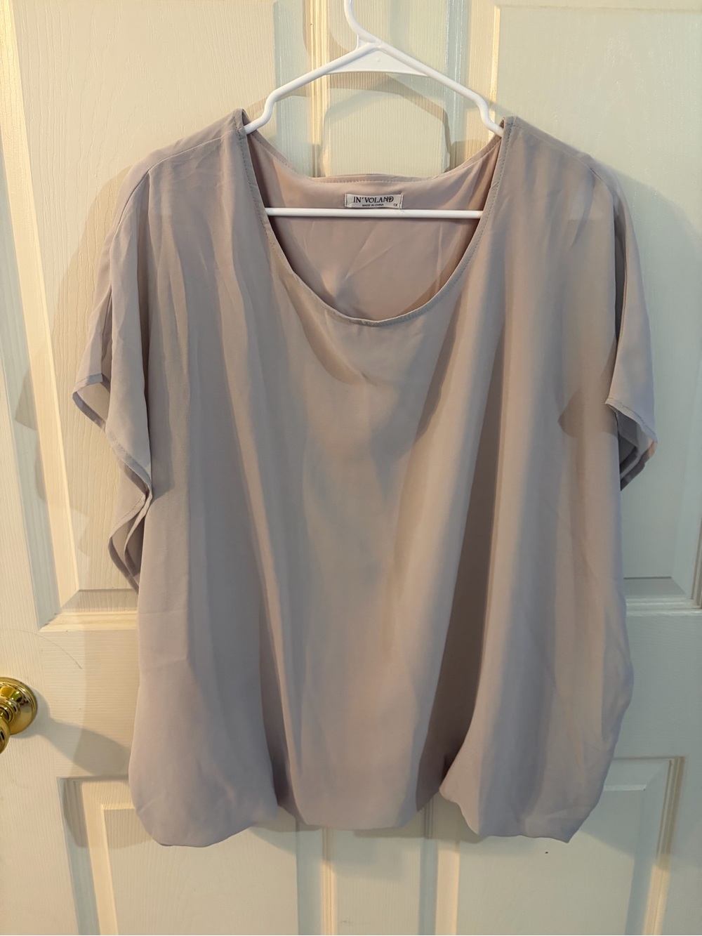 In’Voland Taupe Gray Flowy Short Sleeve Blouse 1X